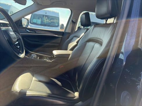 Used 2023 Jeep Grand Cherokee Limited image 13