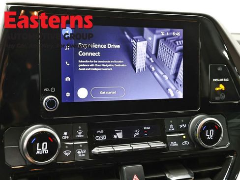 Used 2024 Toyota Highlander LE FWD image 18
