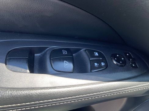 Used 2017 Nissan Pathfinder Platinum FWD image 13