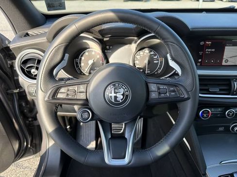Used 2023 Alfa Romeo Stelvio Veloce AWD/4WD image 18