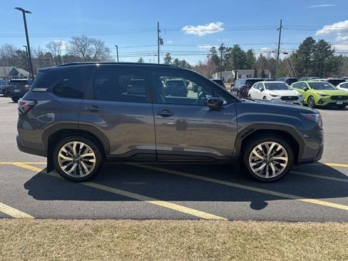 Used 2025 Subaru Forester Touring AWD/4WD image 4