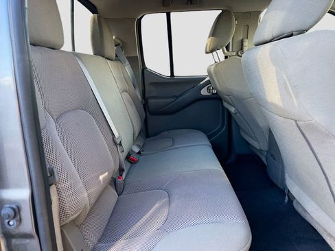 Used 2020 Nissan Frontier SV w/ Midnight Edition Floor Mats RWD image 25