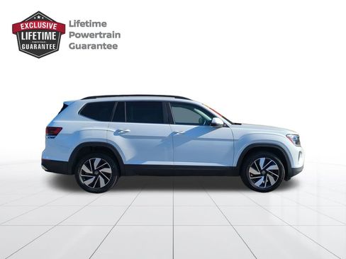 Used 2024 Volkswagen Atlas SE image 2