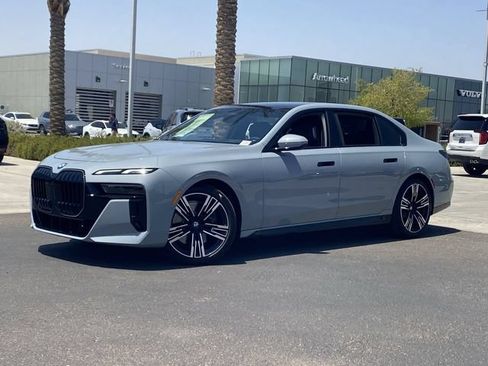 Used 2025 BMW 740i w/ Premium Package RWD image 2
