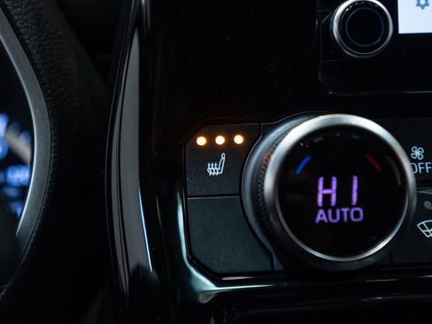 Used 2023 Toyota Highlander XLE AWD/4WD image 26