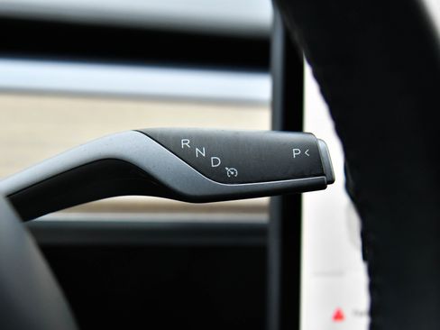 Used 2023 Tesla Model 3 Standard Range image 28