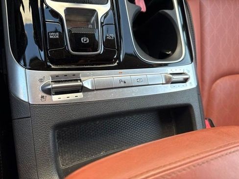 Certified 2022 Kia Carnival SX FWD image 10