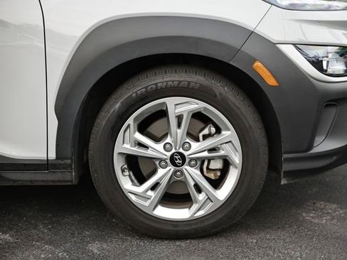 Used 2023 Hyundai Kona SEL AWD/4WD image 5