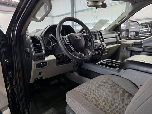 Used 2019 Ford F250 XLT w/ XLT Value Package AWD/4WD image 11