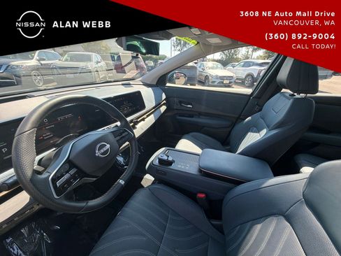 Used 2024 Nissan Ariya AWD image 11