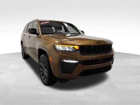 New 2026 Jeep Grand Cherokee L Limited AWD/4WD image 4
