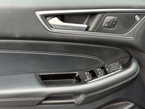Used 2019 Ford Edge Titanium w/ Equipment Group 301A FWD image 26