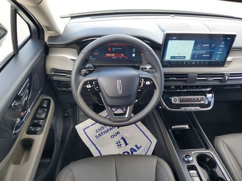 New 2026 Lincoln Corsair Premiere FWD image 16
