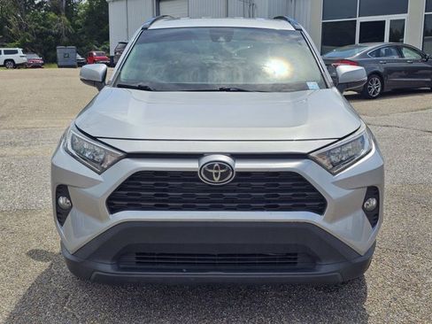 Used 2021 Toyota RAV4 XLE FWD image 2