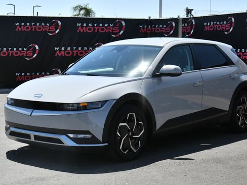 Used 2024 Hyundai Ioniq 5 SE RWD image 3