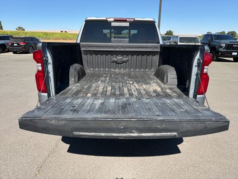 Used 2024 Chevrolet Silverado 1500 LT Trail Boss w/ Convenience Package II AWD/4WD image 18
