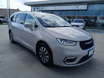 Used 2021 Chrysler Pacifica Touring-L