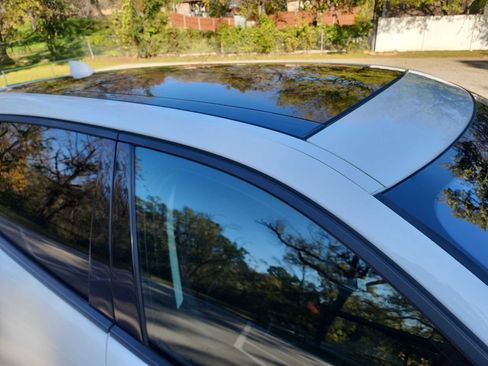 Used 2018 Jaguar F-PACE Premium image 17