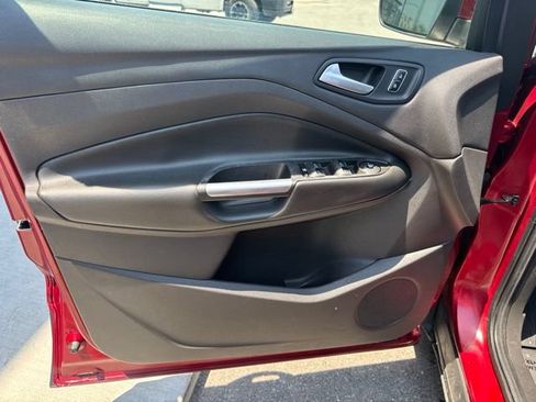 Used 2015 Ford Escape SE w/ Equipment Group 201A AWD/4WD image 8