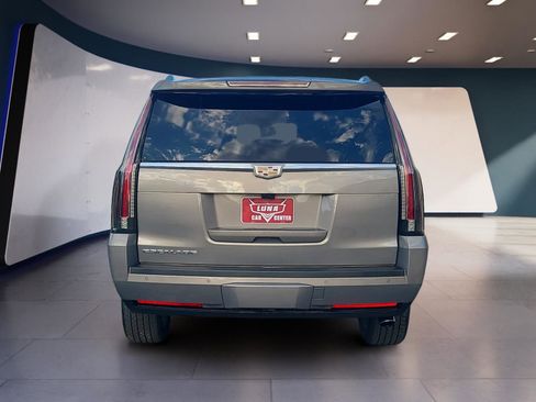 Used 2018 Cadillac Escalade ESV Platinum AWD/4WD image 4