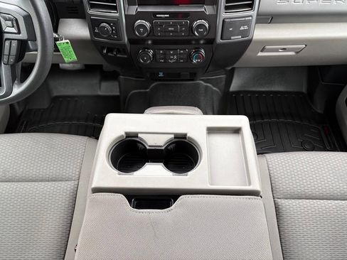 Used 2022 Ford F350 XLT w/ XLT Premium Package AWD/4WD image 30
