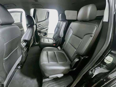 Used 2022 GMC Acadia SLT w/ Technology Package FWD image 15