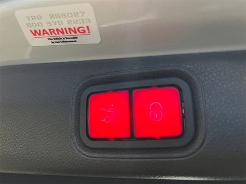 Used 2017 Mercedes-Benz E 300 4MATIC image 7