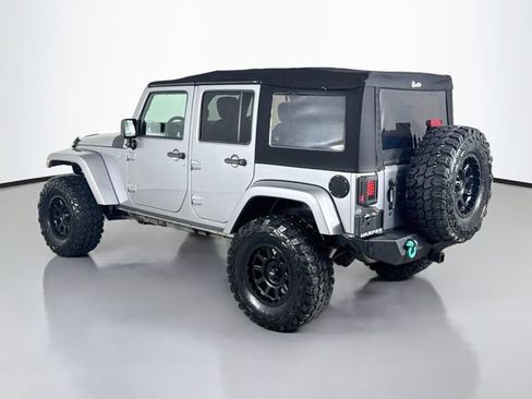 Used 2013 Jeep Wrangler Unlimited Sahara w/ Connectivity Group AWD/4WD image 10