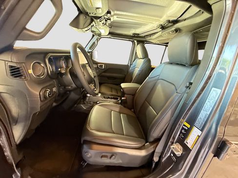 New 2026 Jeep Gladiator Mojave AWD/4WD image 22