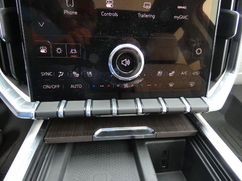 Used 2025 GMC Acadia Denali w/ Super Cruise Package AWD/4WD image 24