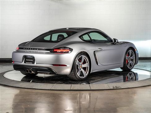 Certified 2021 Porsche 718 Cayman S RWD image 9