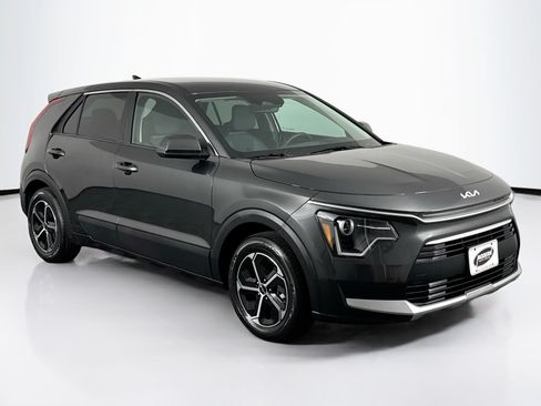 Used 2023 Kia Niro LX FWD image 2