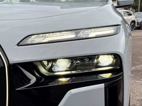 New 2026 BMW 750e xDrive w/ Executive Package image 9