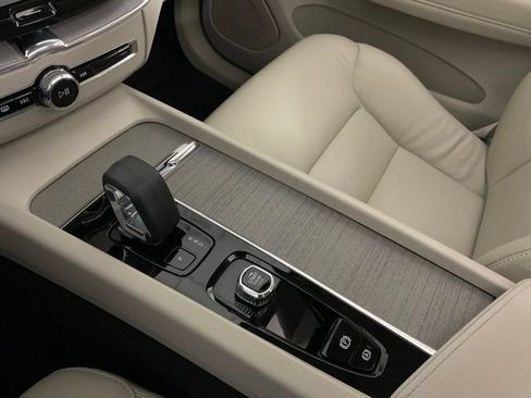 Certified 2024 Volvo XC60 T8 Plus w/ Protection Package Premier AWD/4WD image 23