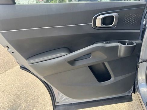 Used 2023 Kia Sorento LX FWD image 13