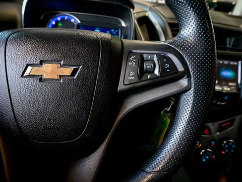 Used 2015 Chevrolet Trax LT w/ LT Sun and Sound Package AWD/4WD image 32