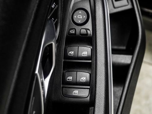 Used 2025 BMW 330i Sedan image 33