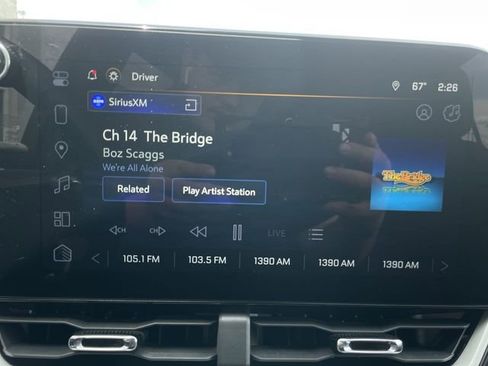 Used 2025 Chevrolet Equinox LT AWD/4WD image 16