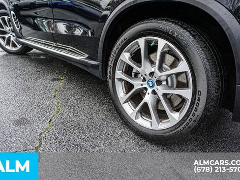 Used 2025 BMW X5 xDrive50e AWD/4WD image 17