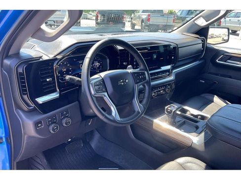 Used 2025 Chevrolet Silverado 1500 LT Trail Boss AWD/4WD image 16