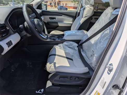 New 2026 Honda Pilot Touring image 14