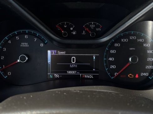 Used 2017 Chevrolet Colorado Z71 image 28