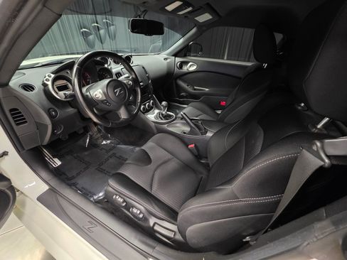 Used 2019 Nissan 370Z Coupe image 18