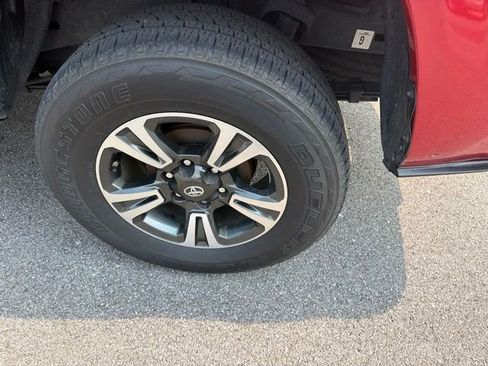 Used 2022 Toyota Tacoma SR AWD/4WD image 7