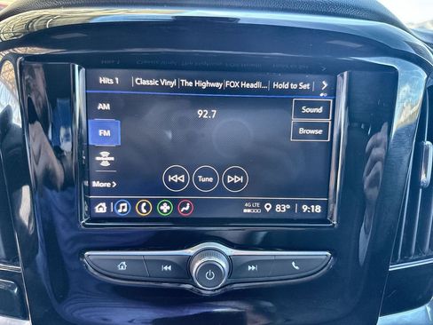 Used 2023 Chevrolet Traverse LT image 5