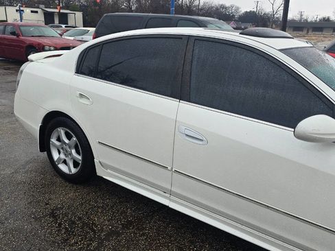 Used 2005 Nissan Altima 3.5 SL image 6
