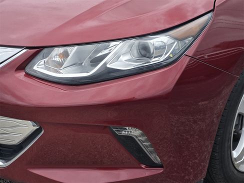 Used 2017 Chevrolet Volt LT w/ Comfort Package image 9
