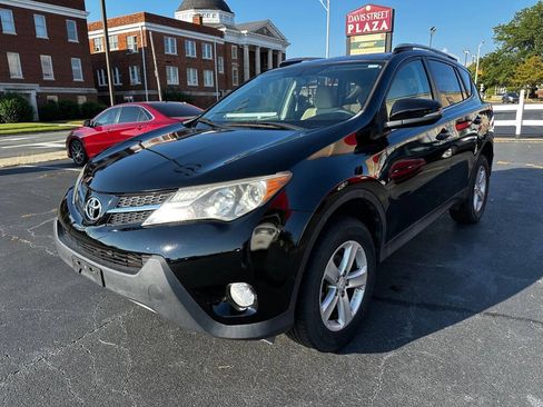 Used 2013 Toyota RAV4 XLE FWD image 3