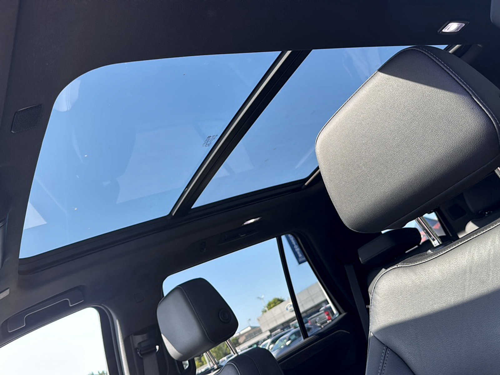 Used 2022 Chevrolet Tahoe Z71 AWD/4WD image 21