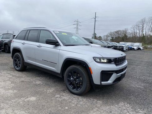 New 2026 Jeep Grand Cherokee Altitude image 1